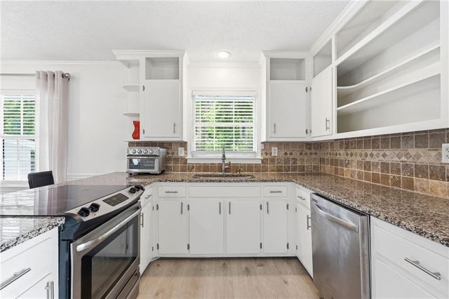 875 White Oak Court, Lawrenceville, GA 30046