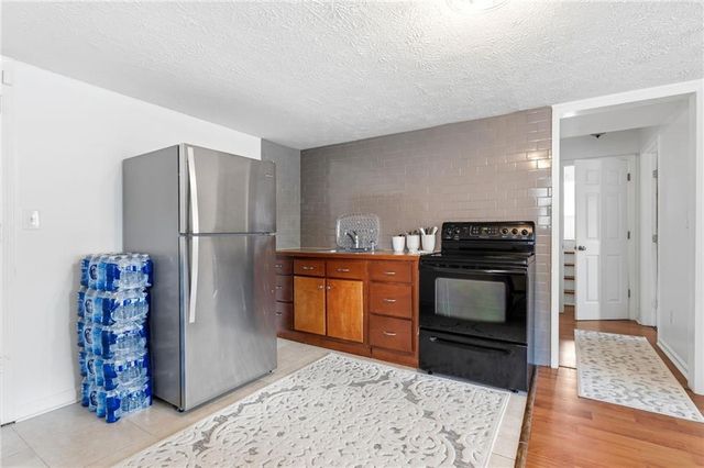 875 White Oak Court, Lawrenceville, GA 30046
