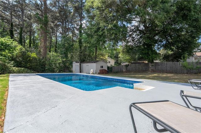 875 White Oak Court, Lawrenceville, GA 30046