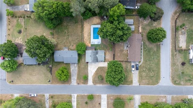 875 White Oak Court, Lawrenceville, GA 30046
