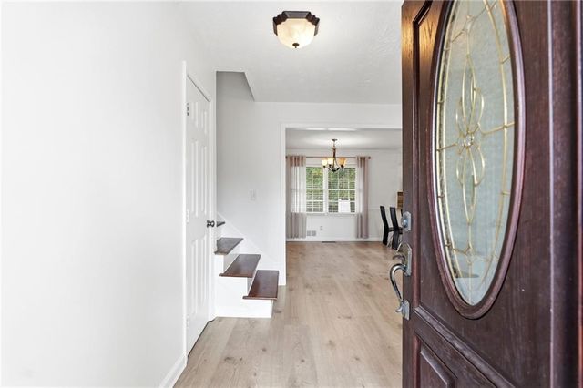 875 White Oak Court, Lawrenceville, GA 30046