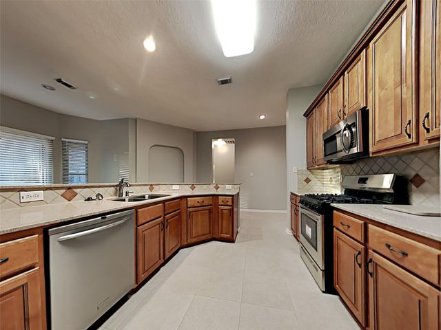 18407 Bluewater Cove Drive, Humble, TX 77346