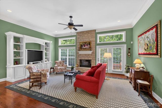 25 Magnolia Drive, St Louis, MO 63124