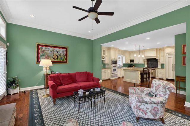25 Magnolia Drive, St Louis, MO 63124