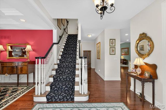 25 Magnolia Drive, St Louis, MO 63124