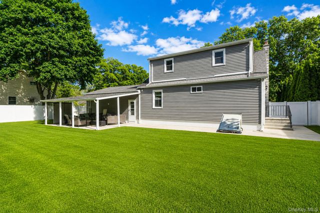147 Baybright Drive E, Shirley, NY 11967