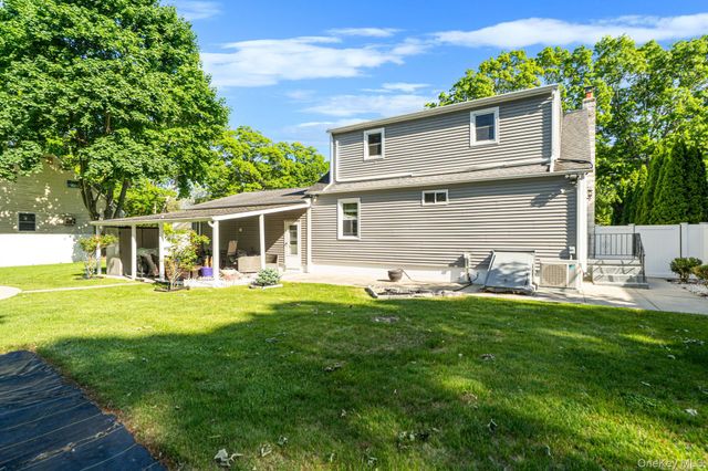 147 Baybright Drive E, Shirley, NY 11967