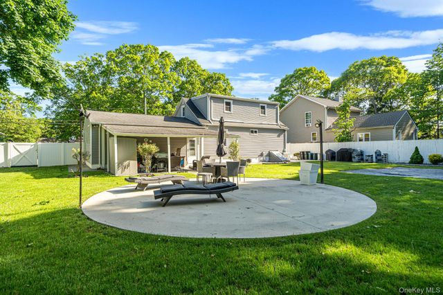 147 Baybright Drive E, Shirley, NY 11967