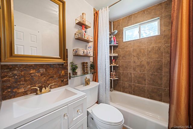 147 Baybright Drive E, Shirley, NY 11967
