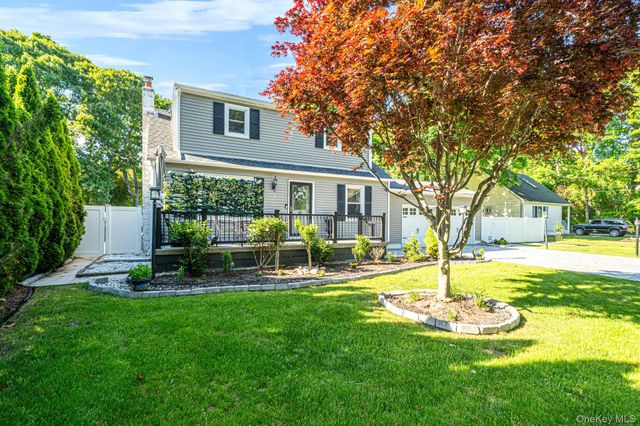 147 Baybright Drive E, Shirley, NY 11967