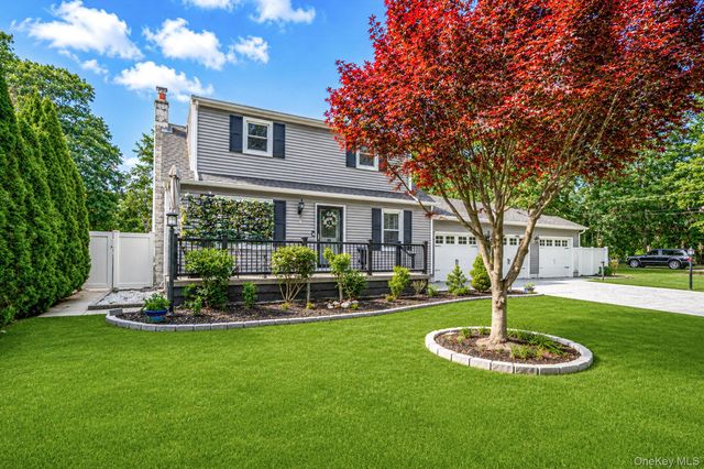 147 Baybright Drive E, Shirley, NY 11967