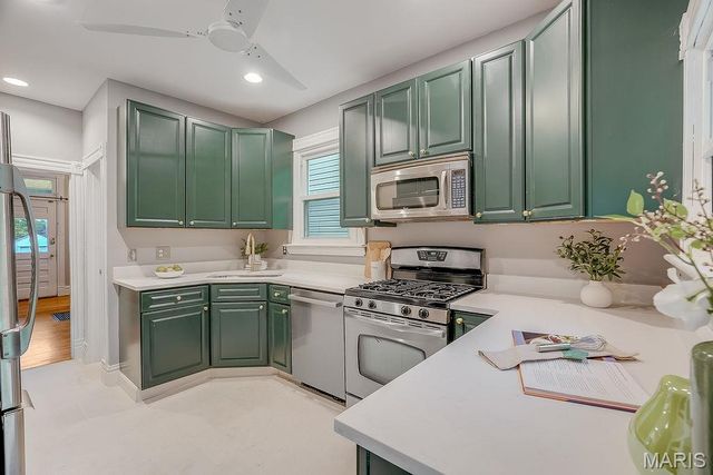 3627 Commonwealth Avenue, St Louis, MO 63143
