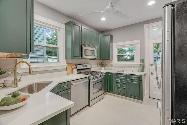 3627 Commonwealth Avenue, St Louis, MO 63143