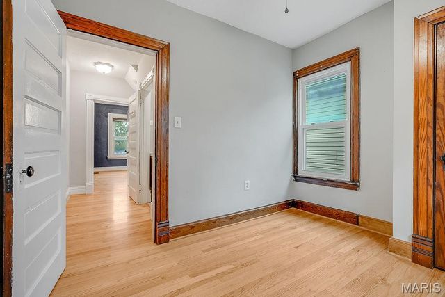 3627 Commonwealth Avenue, St Louis, MO 63143