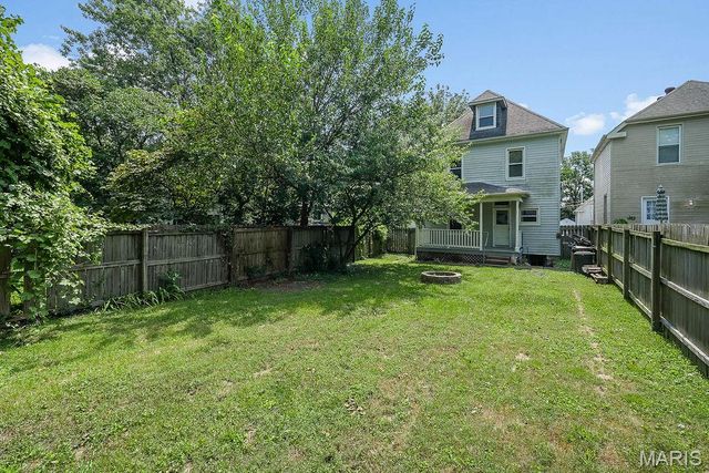 3627 Commonwealth Avenue, St Louis, MO 63143