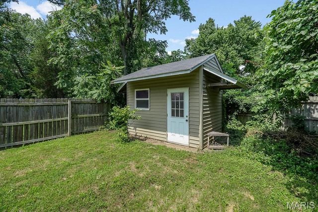 3627 Commonwealth Avenue, St Louis, MO 63143