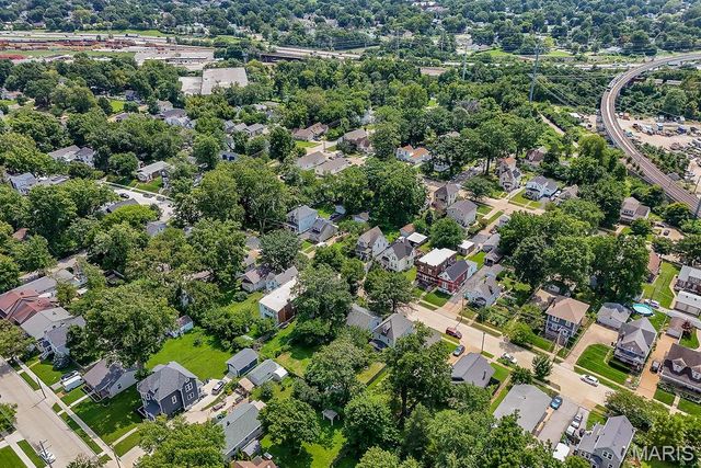 3627 Commonwealth Avenue, St Louis, MO 63143
