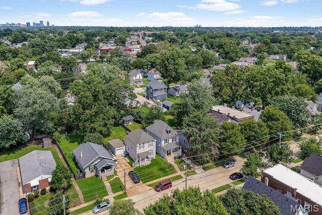 3627 Commonwealth Avenue, St Louis, MO 63143