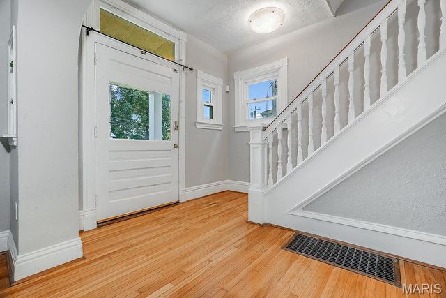 3627 Commonwealth Avenue, St Louis, MO 63143