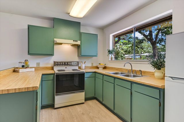 5611 Mapleleaf DR, Austin, TX 78723