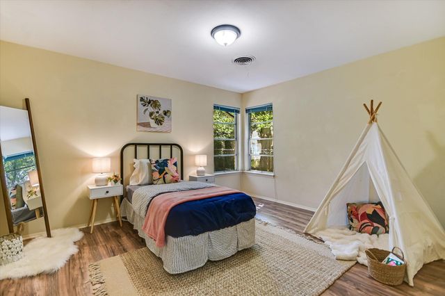 5611 Mapleleaf DR, Austin, TX 78723