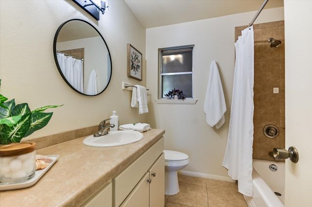5611 Mapleleaf DR, Austin, TX 78723