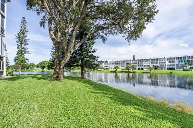 1038 Cambridge, Deerfield Beach, FL 33442