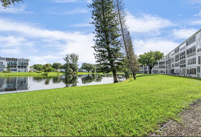 1038 Cambridge, Deerfield Beach, FL 33442