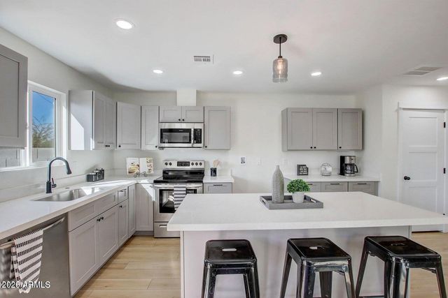 2509 E BROADWAY Road, Phoenix, AZ 85040