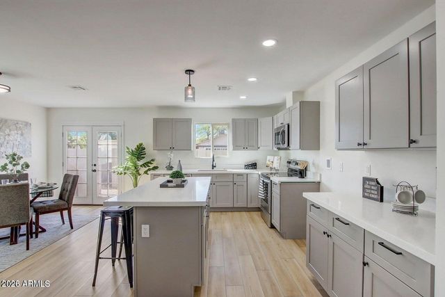 2509 E BROADWAY Road, Phoenix, AZ 85040