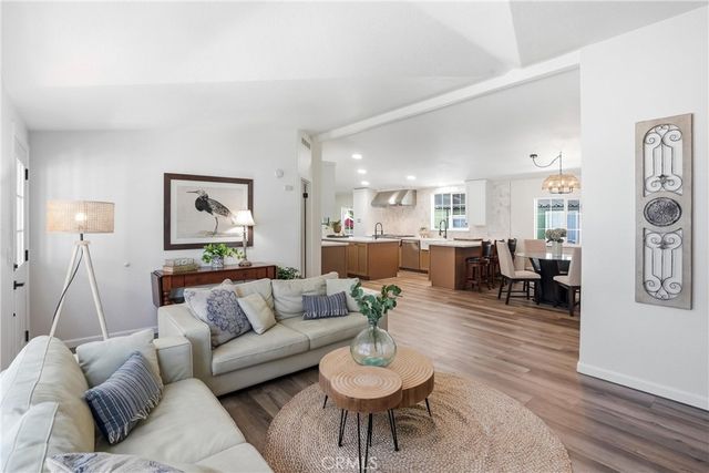 23301 Ridge Route 35, Laguna Hills, CA 92653