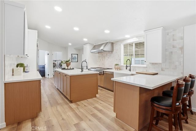 23301 Ridge Route 35, Laguna Hills, CA 92653