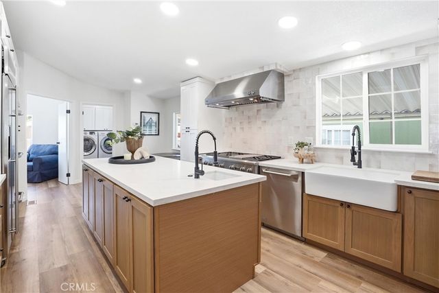23301 Ridge Route 35, Laguna Hills, CA 92653