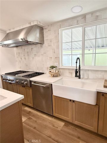 23301 Ridge Route 35, Laguna Hills, CA 92653