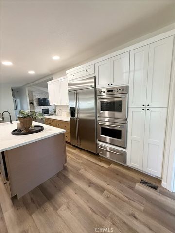 23301 Ridge Route 35, Laguna Hills, CA 92653