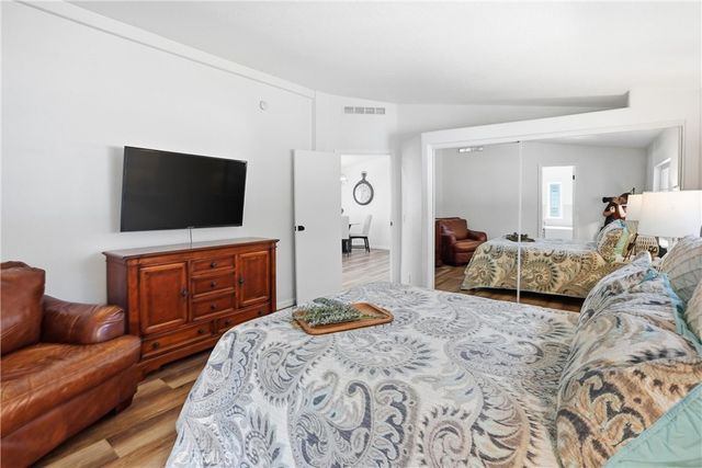23301 Ridge Route 35, Laguna Hills, CA 92653