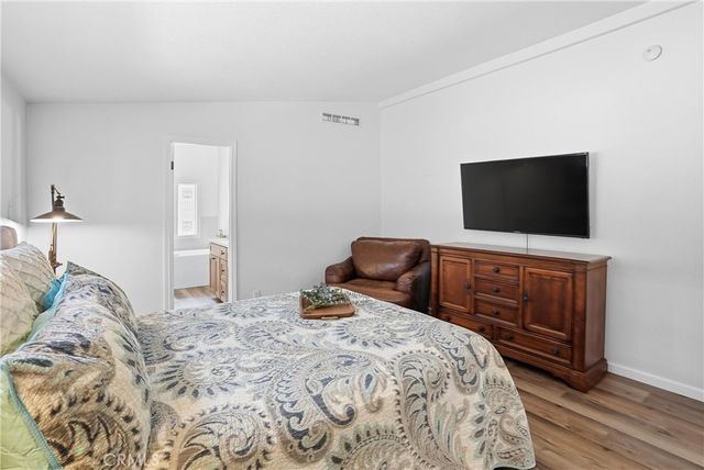 23301 Ridge Route 35, Laguna Hills, CA 92653