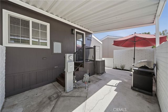 23301 Ridge Route 35, Laguna Hills, CA 92653