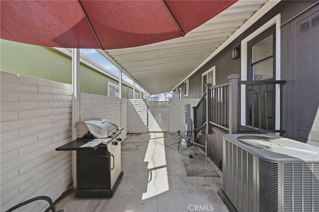 23301 Ridge Route 35, Laguna Hills, CA 92653