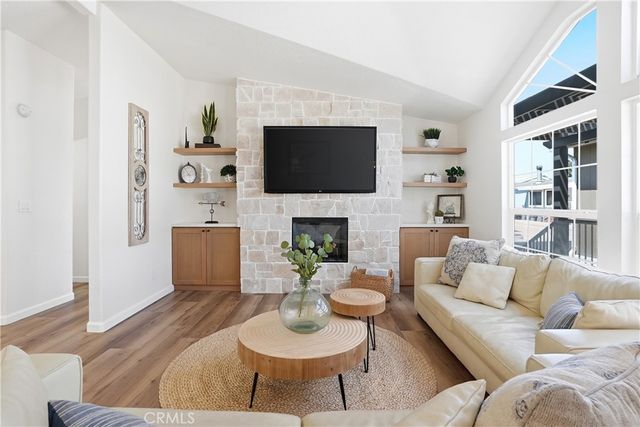 23301 Ridge Route 35, Laguna Hills, CA 92653