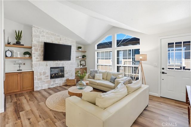 23301 Ridge Route 35, Laguna Hills, CA 92653