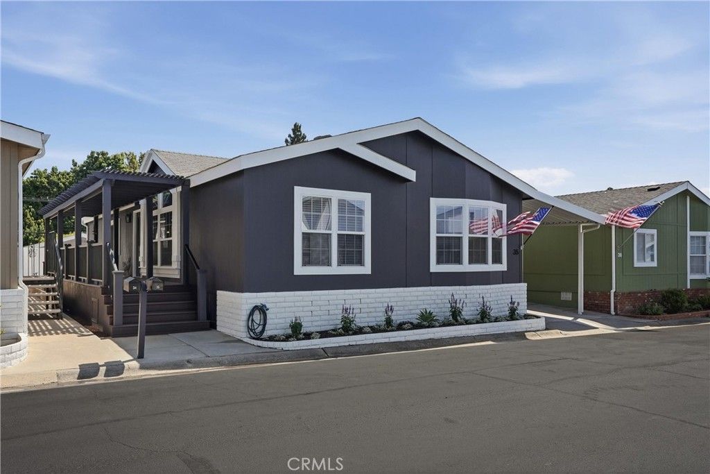 23301 Ridge Route 35, Laguna Hills, CA 92653 — exterior
