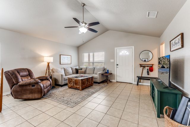 560 Hillside, Spring Branch, TX 78070