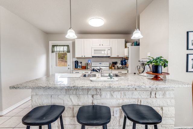 560 Hillside, Spring Branch, TX 78070