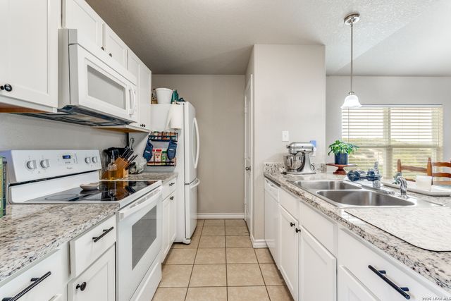 560 Hillside, Spring Branch, TX 78070