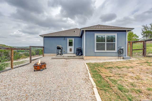 560 Hillside, Spring Branch, TX 78070