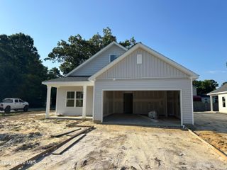 301 W Satchwell Street, Burgaw, NC 28425