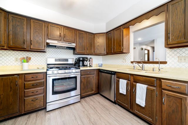 6525 Broadview Avenue, Belvidere, IL 61008