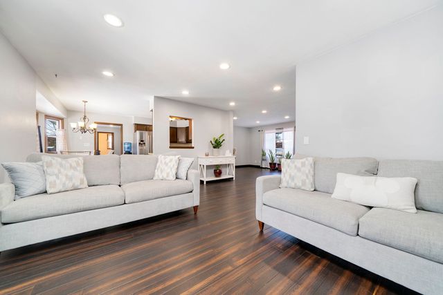 6525 Broadview Avenue, Belvidere, IL 61008