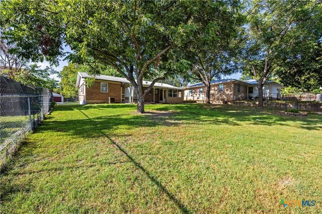 1315 W Avenue B, Lampasas, TX 76550